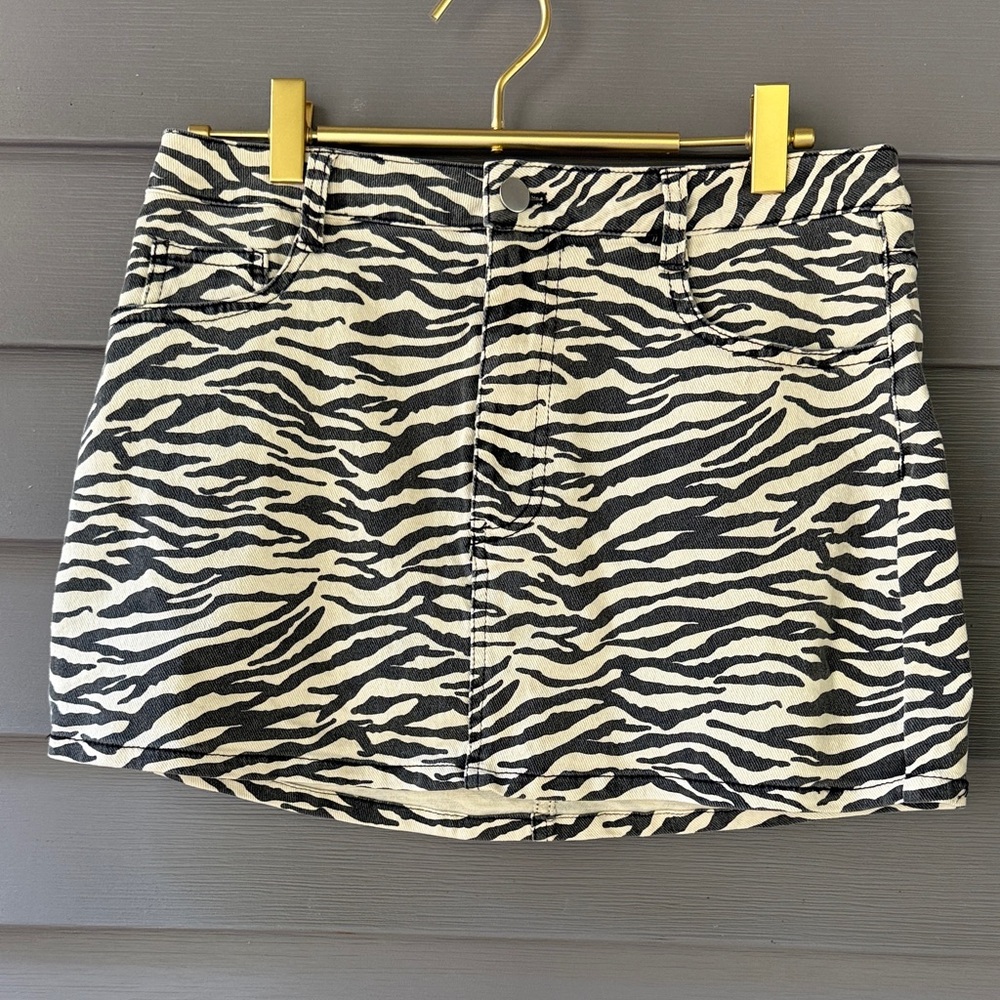 Windsor Black and White Zebra Mini Skirt